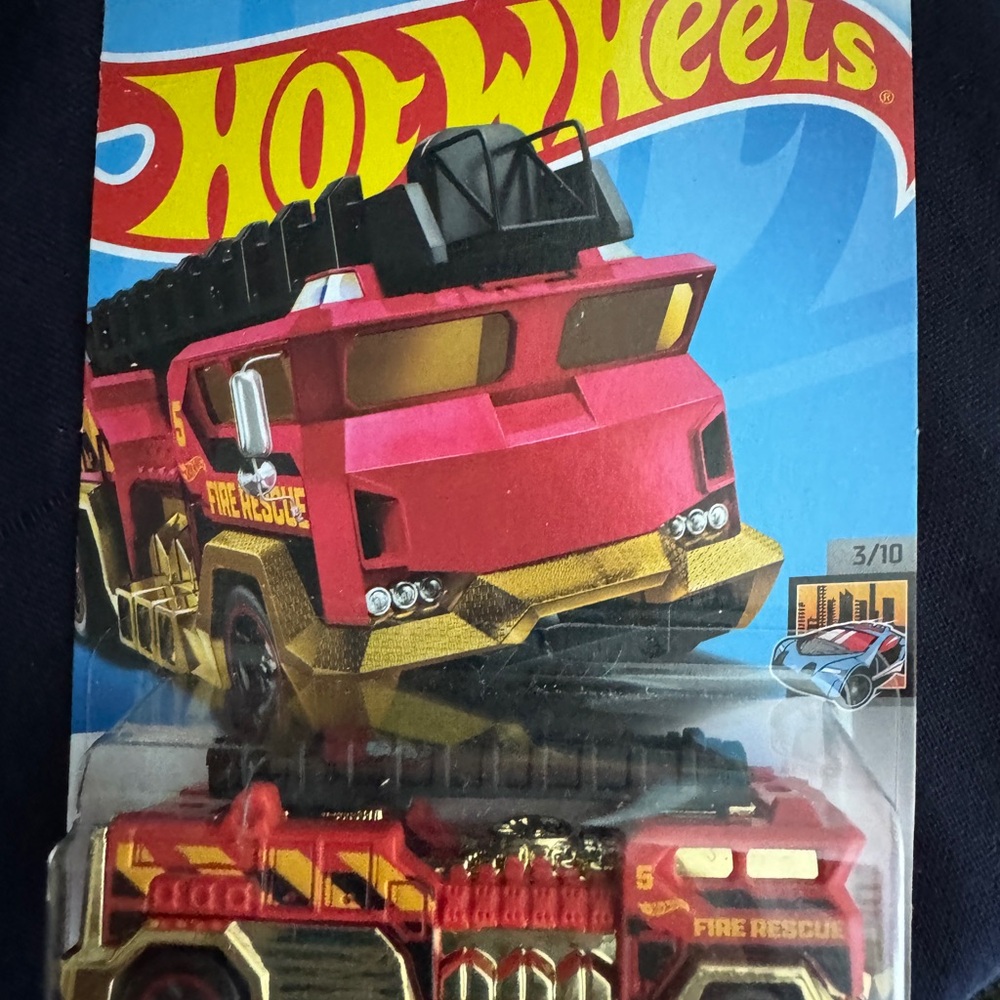 Hot Wheels Fire rescue car - Picture 5 of 5